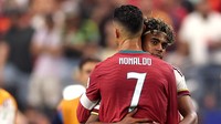Lamine Yamal Peluk Cristiano Ronaldo