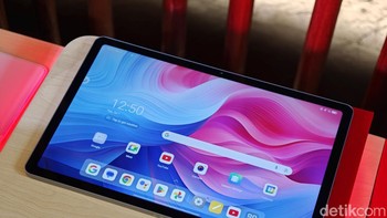 Lenovo Idea Tab mengusung layar 11 inch dengan resolusi 2.5K atau 2.560 x 1.600 pixel. Layarnya mendukung refresh rate 90Hz dan tingkat kecerahan 500 nits. Lenovo juga membekali tablet ini dengan paper-like anti-glare matte display untuk varian Matte Edition. Panel ini dirancang agar lebih nyaman digunakan saat membaca, mencatat, atau belajar dalam waktu lama. Foto: Adi FR/detikINET