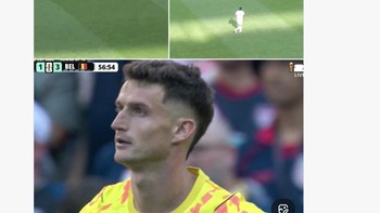 Kiper AS melakukan kesalahan fatal. Foto: X.com