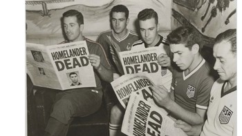Homelander Dead Meme bergaya koran jadul ini mengganti judul menjadi sosok Ronaldo. Format seperti ini memang sering dipakai netizen untuk merespons kekalahan tim atau pemain terkenal. Foto: X.com
