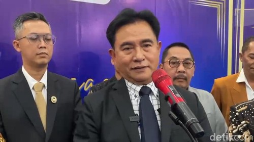 Menteri Koordinator Bidang Hukum, Hak Asasi Manusia, Imigrasi, dan Pemasyarakatan Yusril Ihza Mahendra