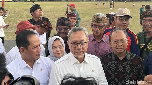 Menteri Koordinator (Menko) Pangan Zulkifli Hasan di Lapangan Renon, Denpasar, Selasa (7/7/2026). (Rizki Setyo/detikBali)