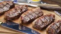 Picanha menjadi potongan daging favorit dalam churrasco Brasil. Lapisan lemaknya memberi rasa gurih khas saat dipanggang dengan tingkat kematangan yang pas. Foto: Taste Atlas