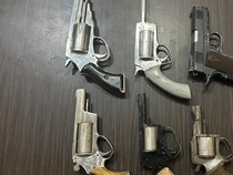 Tokoh Masyarakat di Mesuji Serahkan 6 Senpi Rakitan ke Polisi