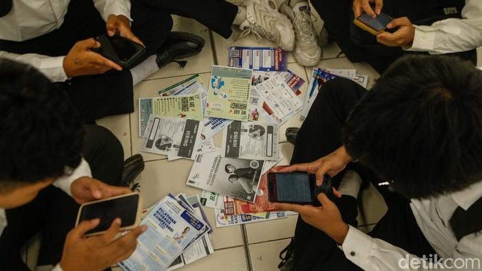 Pencari Kerja Serbu 5.000 Loker di Job Fair Bekasi Ratusan pencari kerja memadati letak job fair di Mega Bekasi, Selasa (7/7/2026).