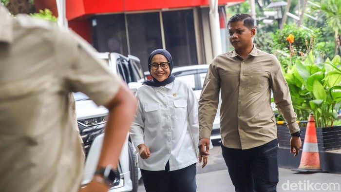 Kepala Badan Gizi Nasional (BGN) Nanik S. Deyang bersama Wakil Kepala BGN Agustina Arumsari menghadiri audiensi dengan Komisi Pemberantasan Korupsi (KPK) di Gedung KPK, Jakarta, Selasa (7/7/2026).