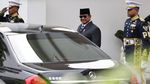 Pelukan Hangat Prabowo Sambut PM India di Istana Merdeka