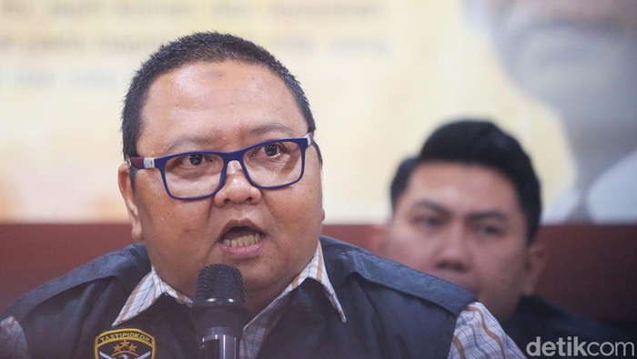 Korps Pemberantasan Tindak Pidana Korupsi (Kortas Tipikor) Polri menetapkan dua orang tersangka dalam kasus dugaan korupsi proyek pengembangan dan modernisasi Pabrik Gula (PG) Assembagoes, Situbondo, pada PT Perkebunan Nusantara (PTPN) XI.