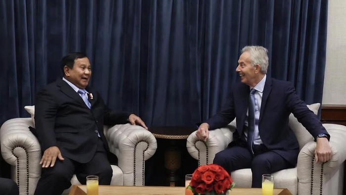 Presiden Prabowo Subianto menerima kunjungan mantan Perdana Menteri (PM) Inggris, Tony Blair. (Dok. Instagram Sekretariat Kabinet)