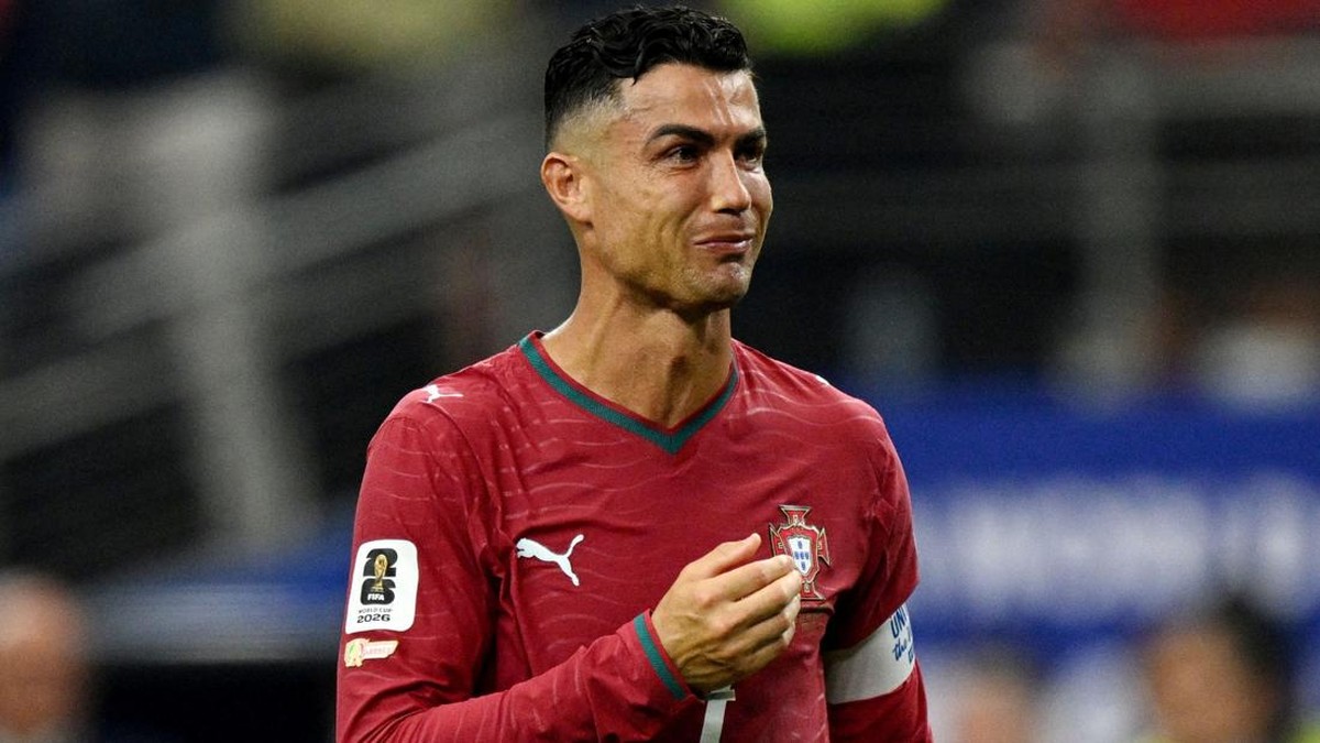 Ronaldo Menangis, Mimpi Angkat Trofi Dunia Sirna Ronaldo Menangis, Mimpi Angkat Trofi Dunia Sirna