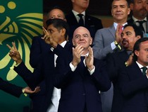 Terpopuler: Bos FIFA Terbang Maraton Selama Pildun, Setara 2,5 Kali Keliling Bumi