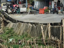 Sudah 5 Bulan, Jalan Ambles di Pulo Gadung Belum Juga Diperbaiki