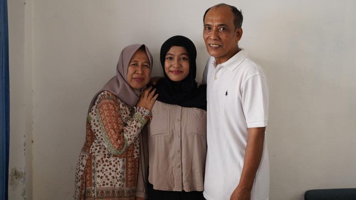 Andini dan keluarga