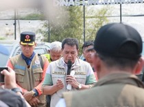 9 Hari TPA Jatiwaringin Belum Padam, Petugas Doa Bersama dan Salat Minta Hujan