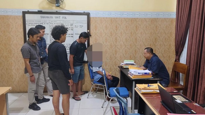 Ayah yang setubuhi dua anak kandungnya di Kepahiang saat diperiksa polisi