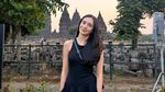 Beby Tsabina Kontras Banget dengan Latar Candi Prambanan