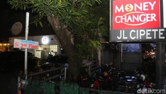 Polisi Sita Uang Rp 7,2 M dari Penggeledahan Money Changer di Cipete