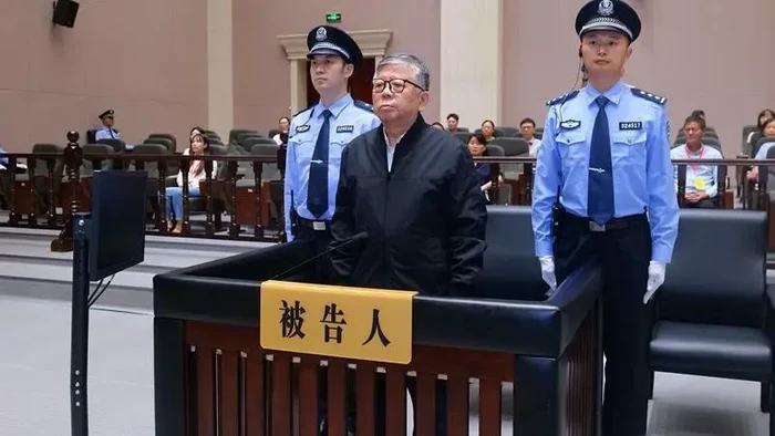 Yang Youlin memanfaatkan jabatannya untuk membantu pihak lain mendapatkan kontrak proyek dan pendanaan, menurut dokumen pengadilan. (CCTV)