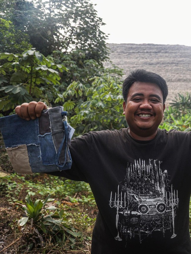 Daur Ulang Jeans Bekas dari Bantargebang Tembus Pasar Ekspor