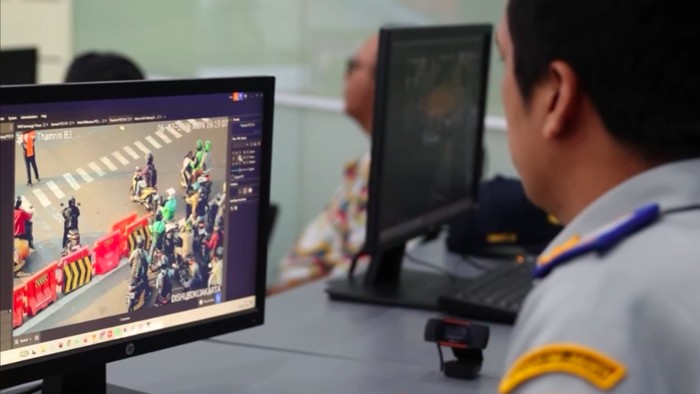 Dishub DKI meluncurkan program bertajuk CCTV Jakarta Takeover. Pihak Dishub akan menegur langsung pelanggar di jalan demi keselamatan berlalu lintas bersama. (dok Dishub DKI)