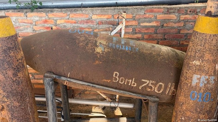 Hujan Bom Puluhan Tahun Silam Masih Hantui Warga Laos