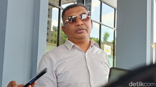 Mantan Inspektur Inspektorat NTB, Ibnu Salim di Kantor Kejati NTB, Rabu (8/7/2026).