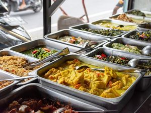 Diet Tak Harus Mahal, Begini Susunan Menu Warteg ala Dokter Gizi