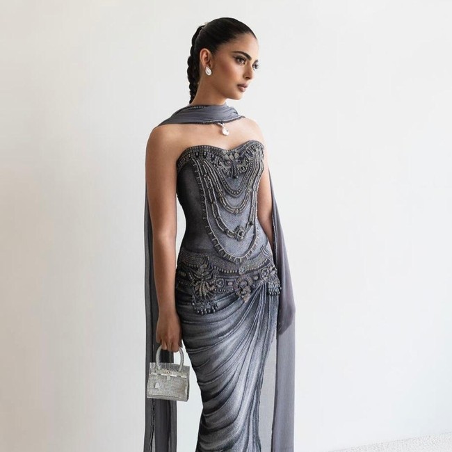 Putri Orang Terkaya Asia Eksis di Paris Fashion Week, Pakai Tas Birkin Rp 35 M