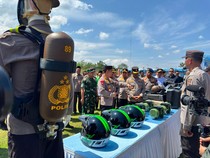 Kapolri Serahkan Bantuan Peralatan Penanganan Karhutla ke Polda Riau