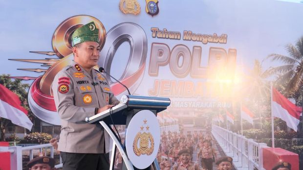Kapolri Jenderal Listyo Sigit Prabowo meresmikan 80 Jembatan Merah Putih Presisi di momen Hari Bhayangkara ke-80 Kapolri Jenderal Listyo Sigit Prabowo meresmikan 80 Jembatan Merah Putih Presisi di momen Hari Bhayangkara ke-80, Rabu (8/7/2026).