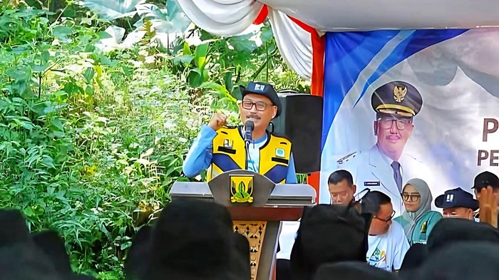 Kepala Dinas PU Kabupaten Sukabumi, Uus Pirdaus