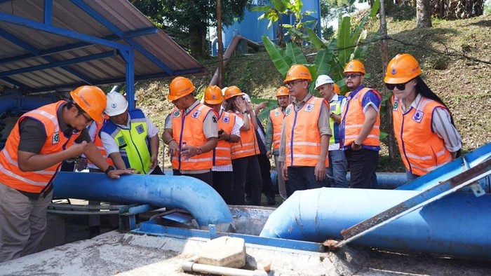 Komisi III DPRD Kota Bogor melakukan kunjungan lapangan ke Instalasi Pengolahan Air (IPA) PDAM milik Perusahaan Umum Daerah (Perumda) Tirta Pakuan yang berlokasi di Rancamaya, Kecamatan Bogor Selatan, Kota Bogor, pada Rabu (8/7/2026).
