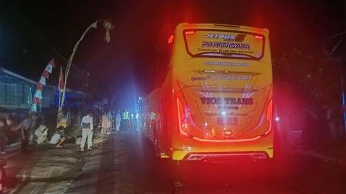 Kondisi kendaraan yang terlibat kecelakaan di Jalan Denpasar-Gilimanuk, wilayah Banjar Munduk, Desa Pohsanten, Kecamatan Mendoyo, Jembrana, Bali, Rabu (8/7/2026). (Foto: Dok. Polres Jembrana)