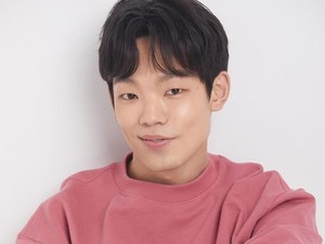 Aktor Korea Lee Jung Hyun Umumkan Pernikahan