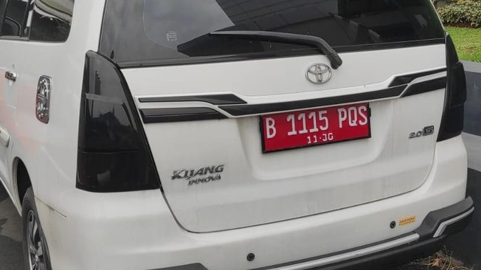 Lelang Kijang Innova