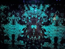Material Ini Bisa Bikin Lantai Glow In The Dark