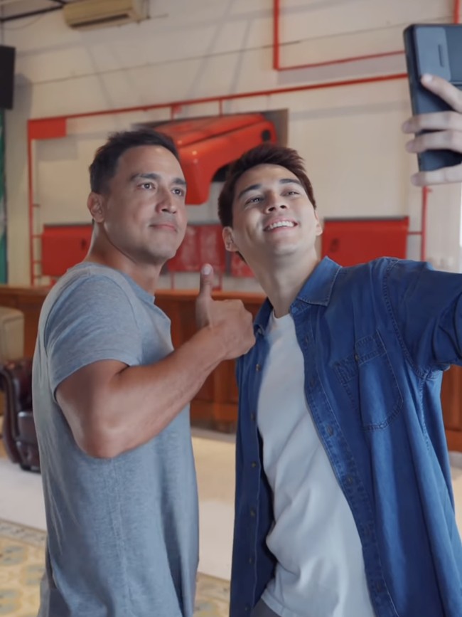 Pose Bapak-bapak Hamish Daud Ketika Maxime Bouttier Ajak Selfie
