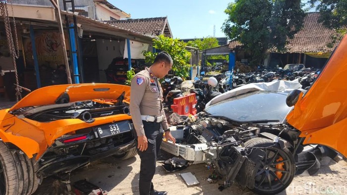 Kondisi mobil McLaren 720 S milik Andra ST, saat di Pos Lantas Grogol Polres Sukoharjo, Rabu (8/7/2026).