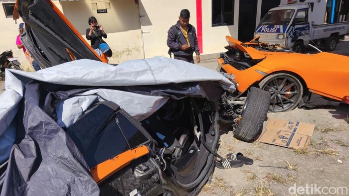 Kondisi mobil McLaren 720 S milik Andra ST, saat di Pos Lantas Grogol Polres Sukoharjo, Rabu (8/7/2026).