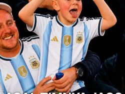 Meme Permisi Argentina Jagoan Mau Lewat, Fans Ronaldo Jangan Lihat