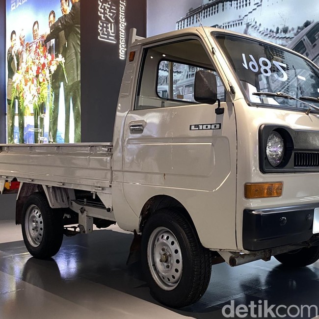 Wujud Mobil Pertama yang Dibuat Wuling