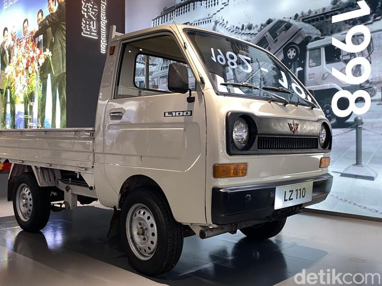 Wujud Mobil Pertama yang Dibuat Wuling