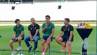 Sementara itu, enam pemain lokal yang bergabung ialah kiper Reza Arya Pratama, bek Syahrul Lasinari dan Yusuf Meilana, gelandang Dicky Kurniawan, serta dua penyerang Ricky Pratama dan Ramadhan Sananta.