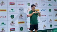 Gelandang Persebaya Francisco Rivera juga masih tetap bertahan di Pesebaya Surabaya setelah kontraknya diperpanjang