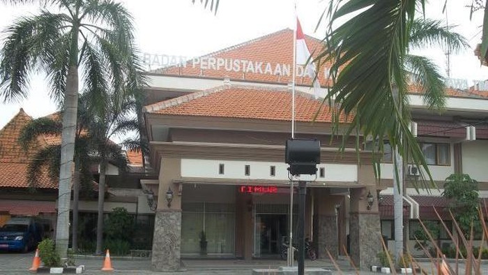 Perpustakaan Menur Surabaya