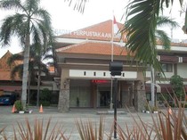 Perpustakaan Menur Surabaya Tutup Lebih Malam, Simak Jadwal Lengkapnya