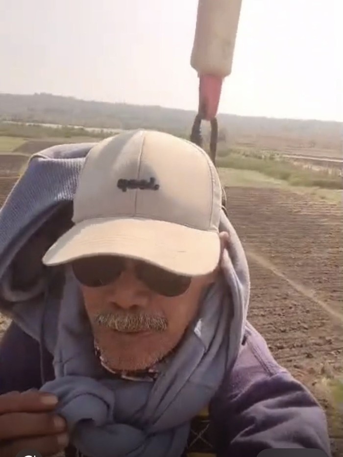 Petani di Tuban pulang-pergi kebun naik drone
