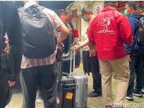 KPK Angkut 3 Koper Usai Geledah Kantor Disdik Langkat