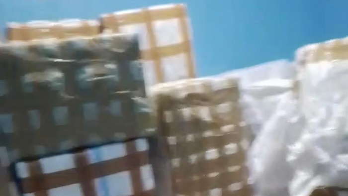 Polda Banten mengungkap rumah yang dijadikan gudang rokok ilegal atau tanpa cukai di Baros, Kabupaten Serang. (Dok istimewa).