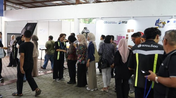 Suasana pintu masuk Pekan Raya Sumatera Utara (PRSU) ke-50.